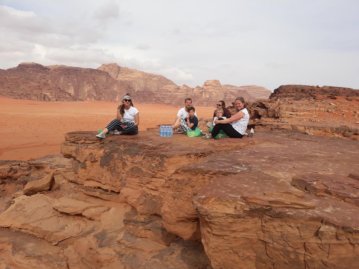 Wadi Rum Light Camp Экстерьер фото